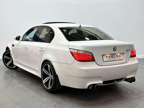 BMW M5 Saloon Blue #19