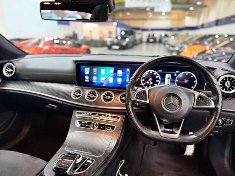 Mercedes-Benz E Class 2.0 E220d Amg Black #2