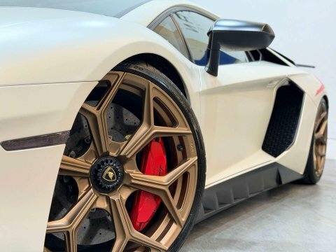 Lamborghini Aventador Convertible #12