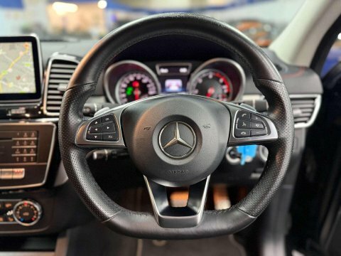 Mercedes-Benz GLE Class Automatic White #24
