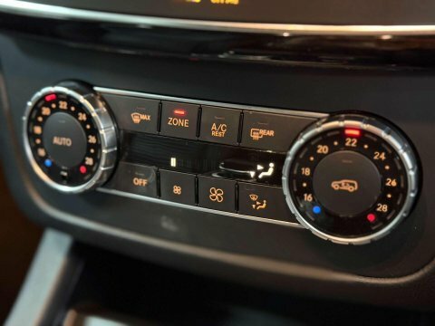 Mercedes-Benz GLE Class Automatic White #39