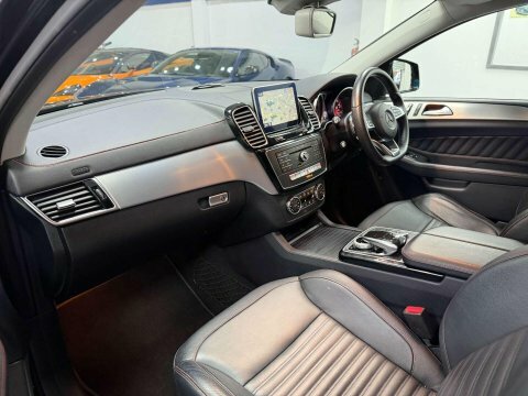 Mercedes-Benz GLE Class Automatic White #30