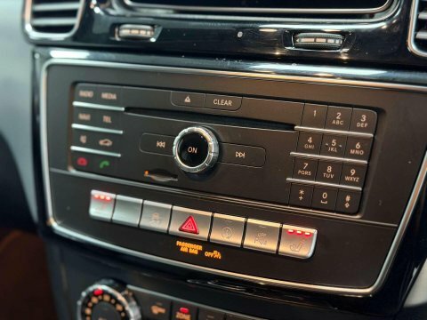 Mercedes-Benz GLE Class Automatic White #40