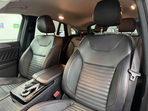 Mercedes-Benz GLE Class Automatic White #23