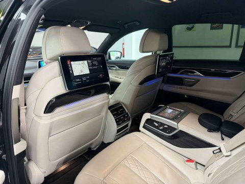 BMW 7 Series Saloon Black #7