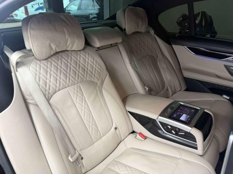 BMW 7 Series Saloon Black #60