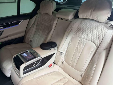 BMW 7 Series Saloon Black #40