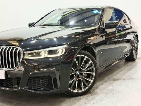 BMW 7 Series Saloon Black #17