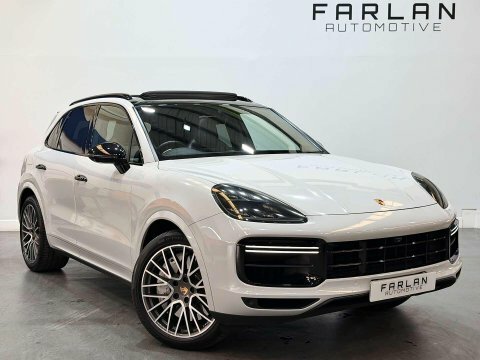Porsche Cayenne 4.0 Cayenne V8 Black