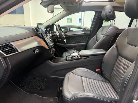 Mercedes-Benz GLE Class Black #35