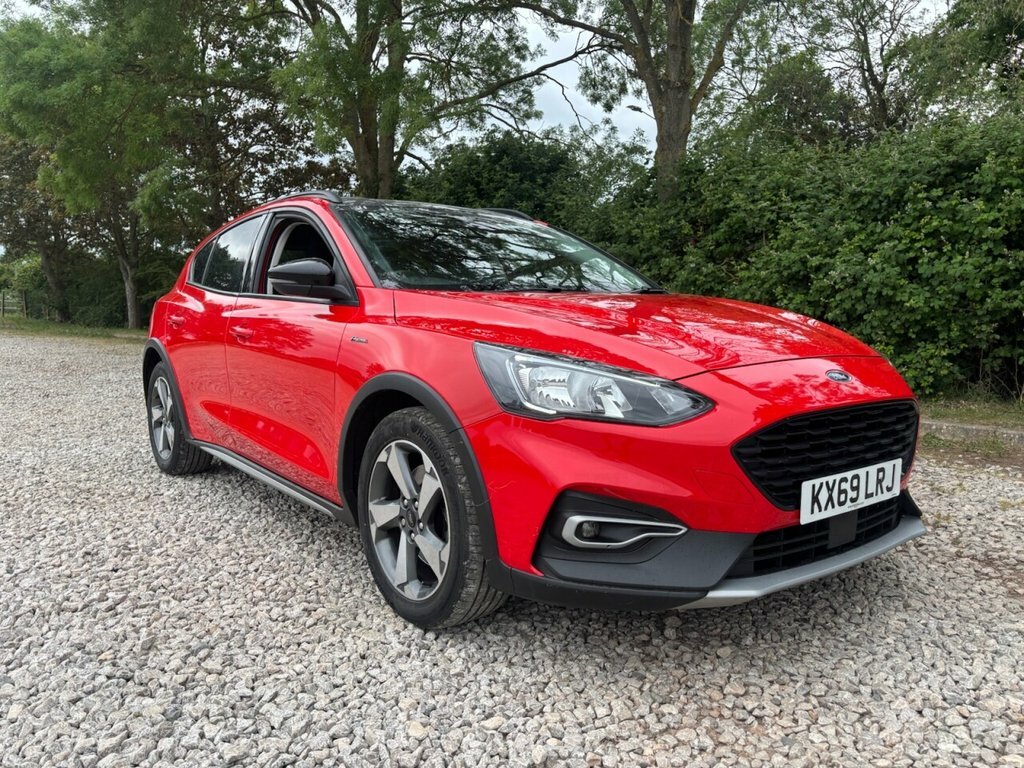 Ford Focus Hatchback KX69LRJ Red #3