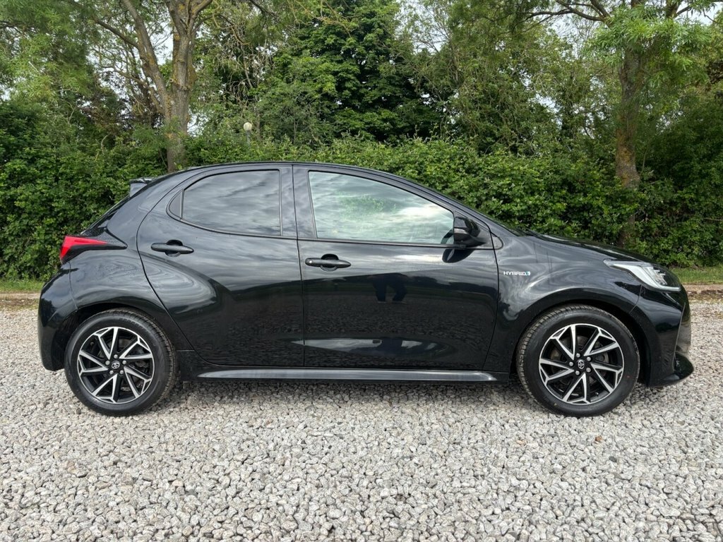Toyota Yaris 1.5L Design YM21XPR Black #2
