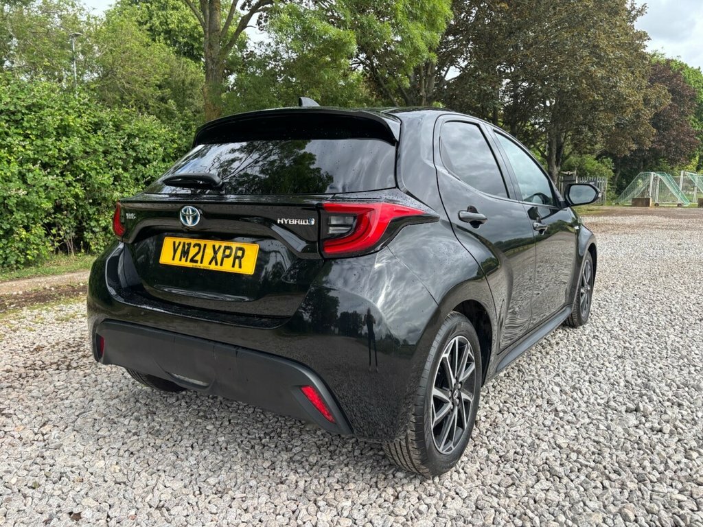 Toyota Yaris 1.5L Design YM21XPR Black #5