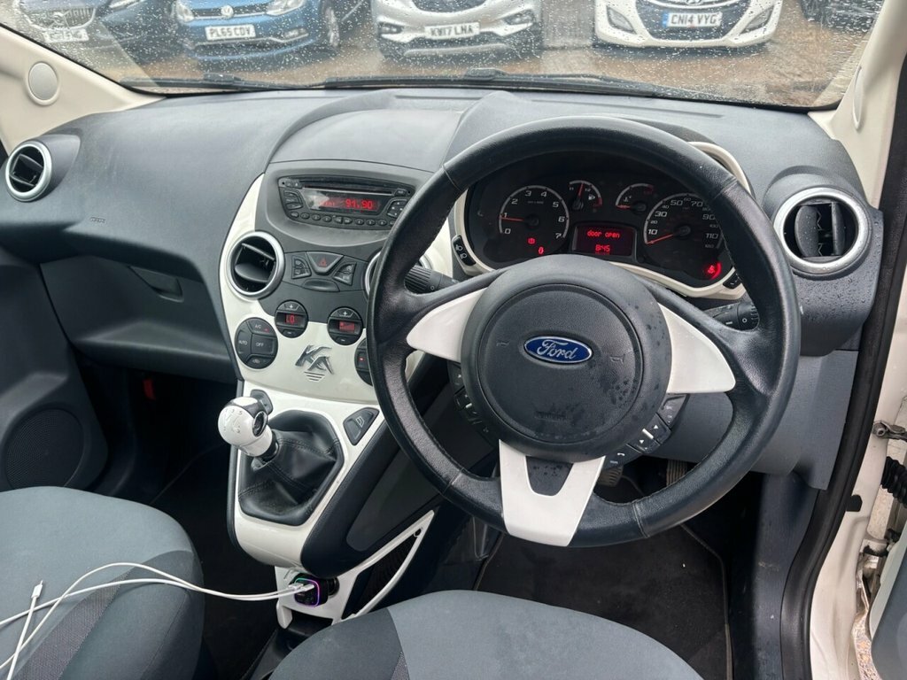 Ford KA Hatchback OV62XCZ White #4