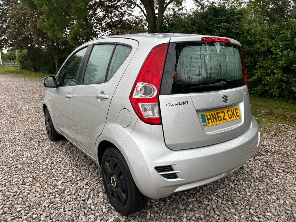 Suzuki Splash 2012 62 1.0 White #9