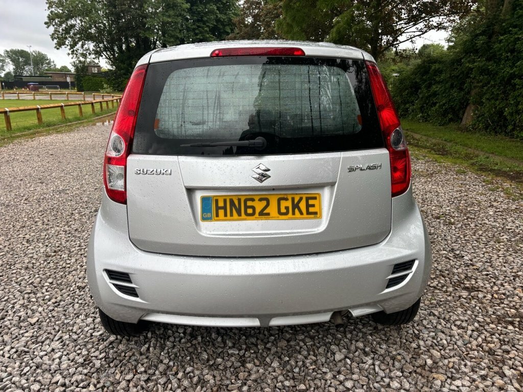 Suzuki Splash 2012 62 1.0 White #12