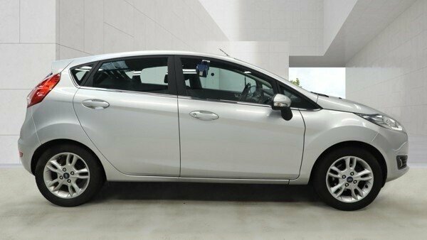 Ford Fiesta 1.3L Zetec Silver #4