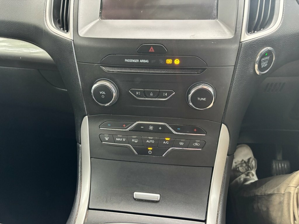 Ford S-Max Titanium Black #30