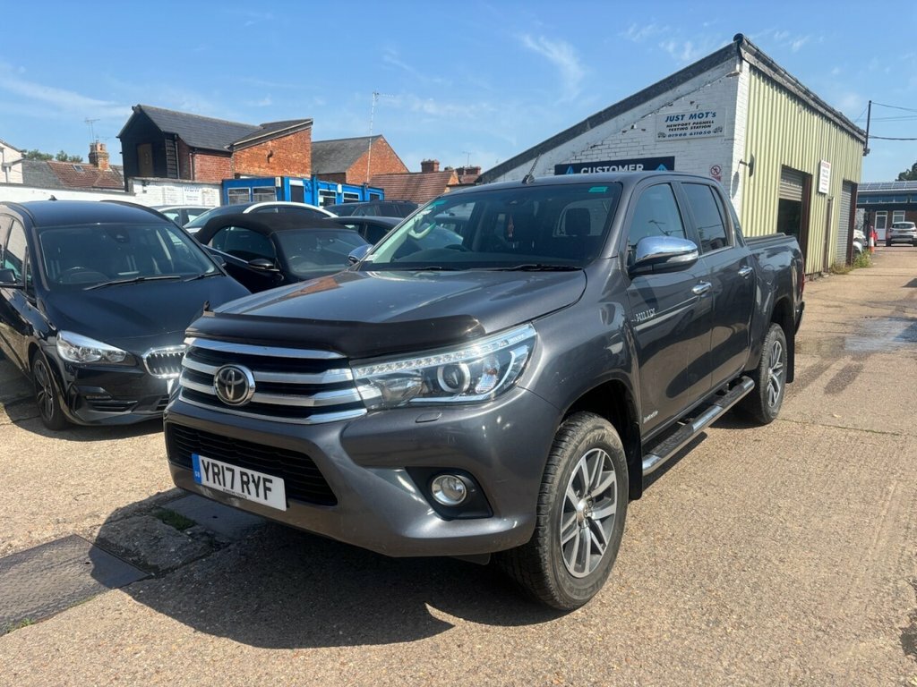 Toyota HILUX 2.4L Invincible Grey #3