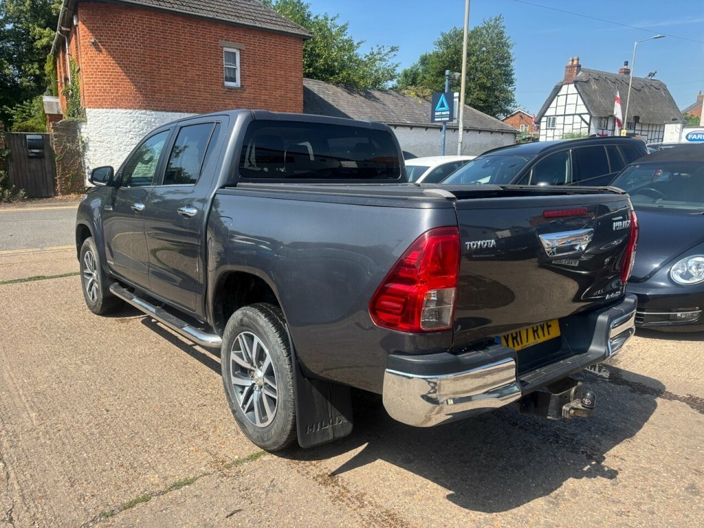 Toyota HILUX 2.4L Invincible Grey #6