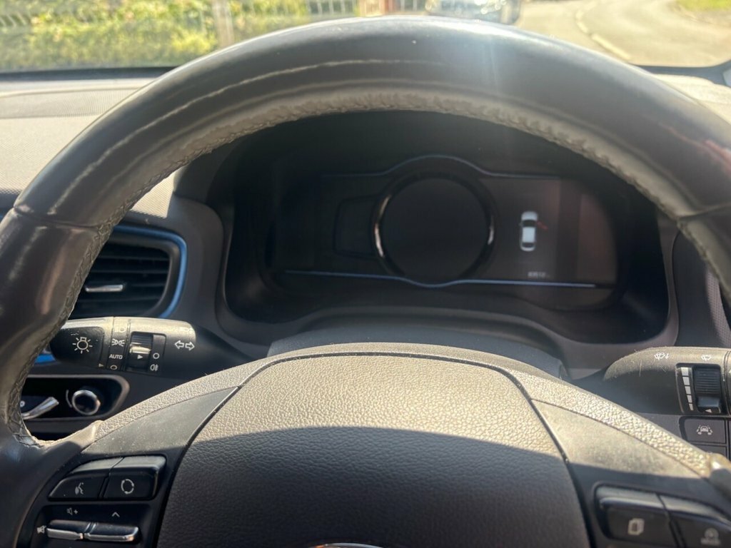Hyundai Ioniq Premium Se Grey #10