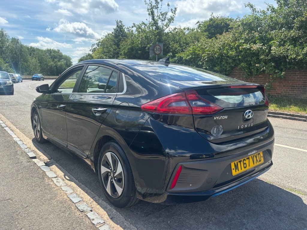 Hyundai Ioniq Premium Se Grey #7