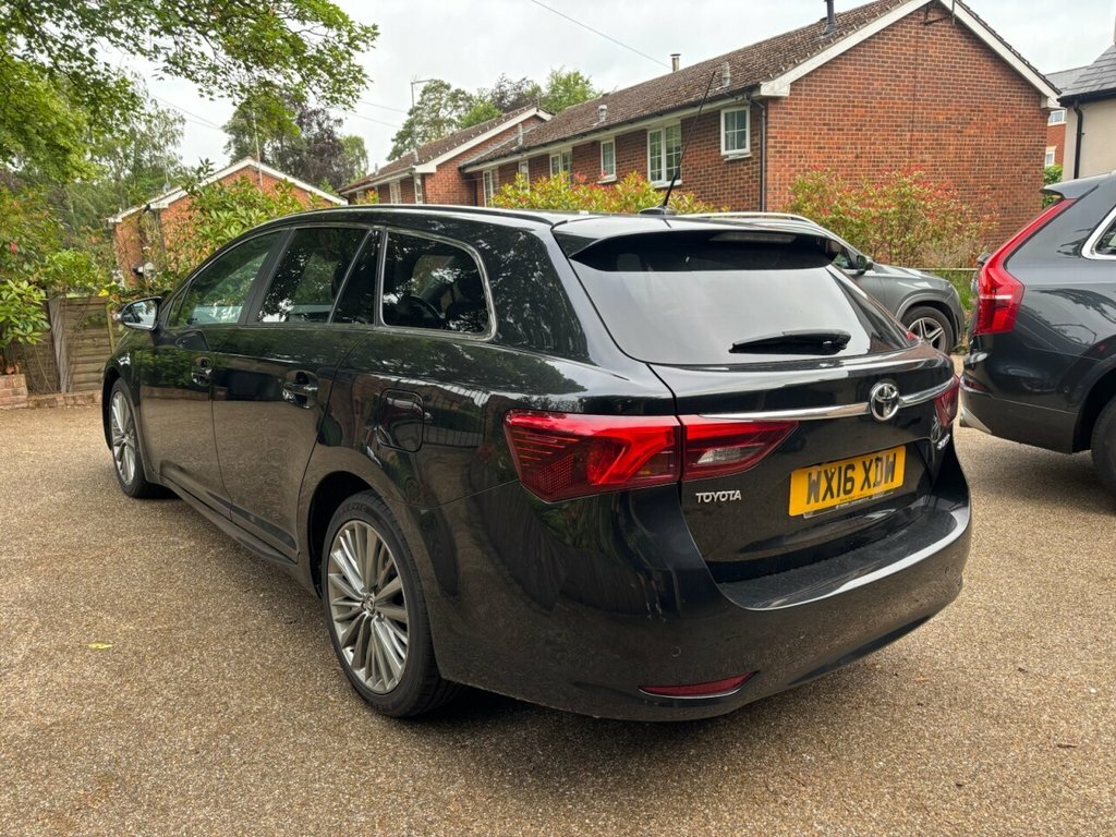 Toyota Avensis 2L Excel Black #5