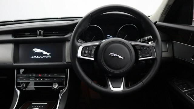 Jaguar XF 2.0D Chequered Flag Euro 6 Ss Black #10