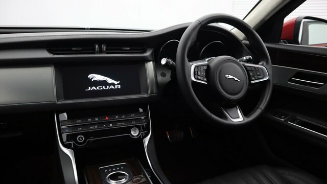 Jaguar XF 2.0D Chequered Flag Euro 6 Ss Black #11