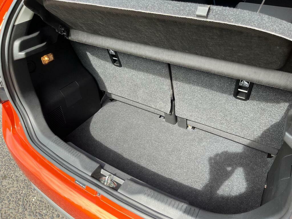 Suzuki Ignis Sz-t White #17