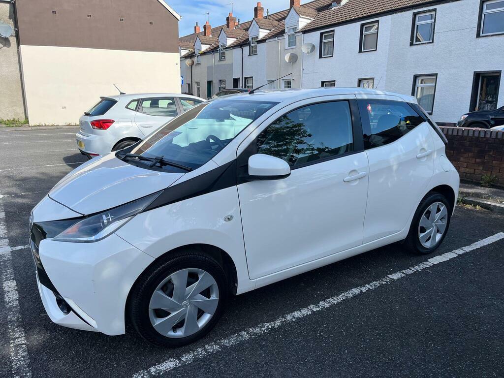 Toyota Aygo 1.0 Vvt-i X-play Euro 5 White #3