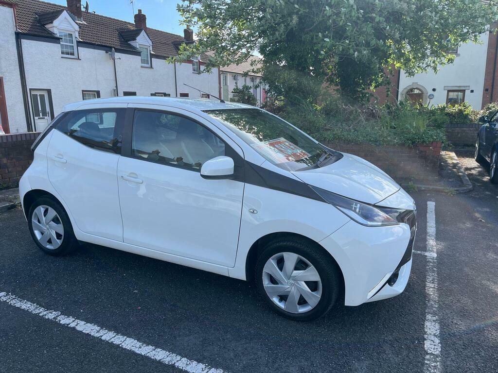 Toyota Aygo 1.0 Vvt-i X-play Euro 5 White