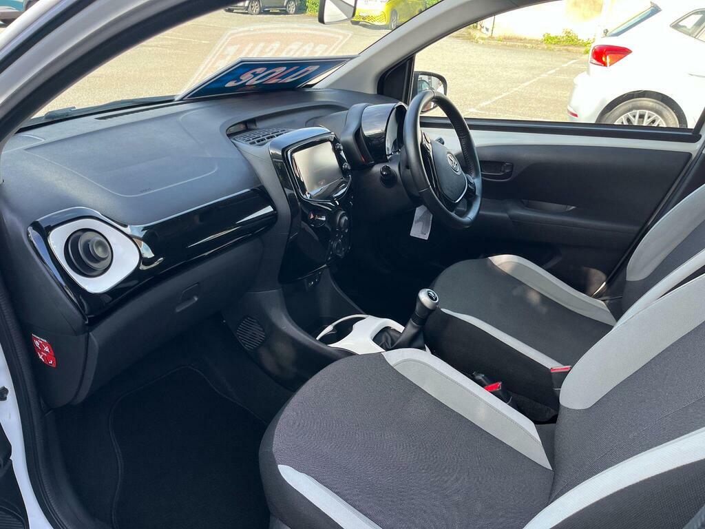 Toyota Aygo 1.0 Vvt-i X-play Euro 5 White #5