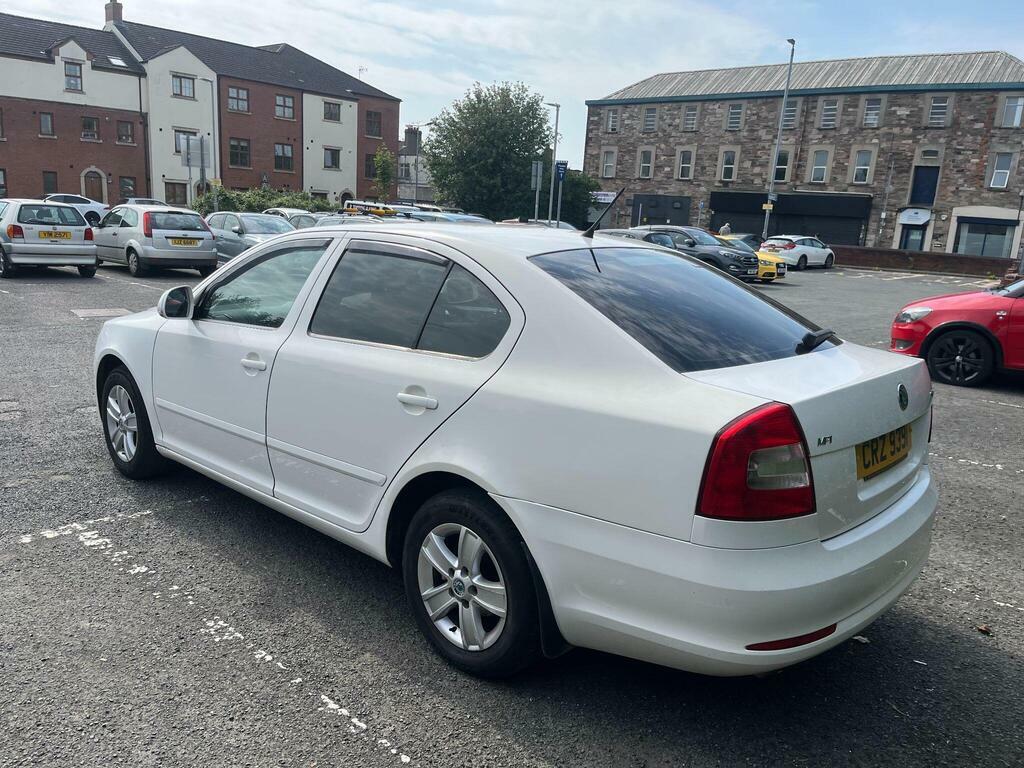 Skoda Octavia 1.6 Mpi Se Euro 5 White #2