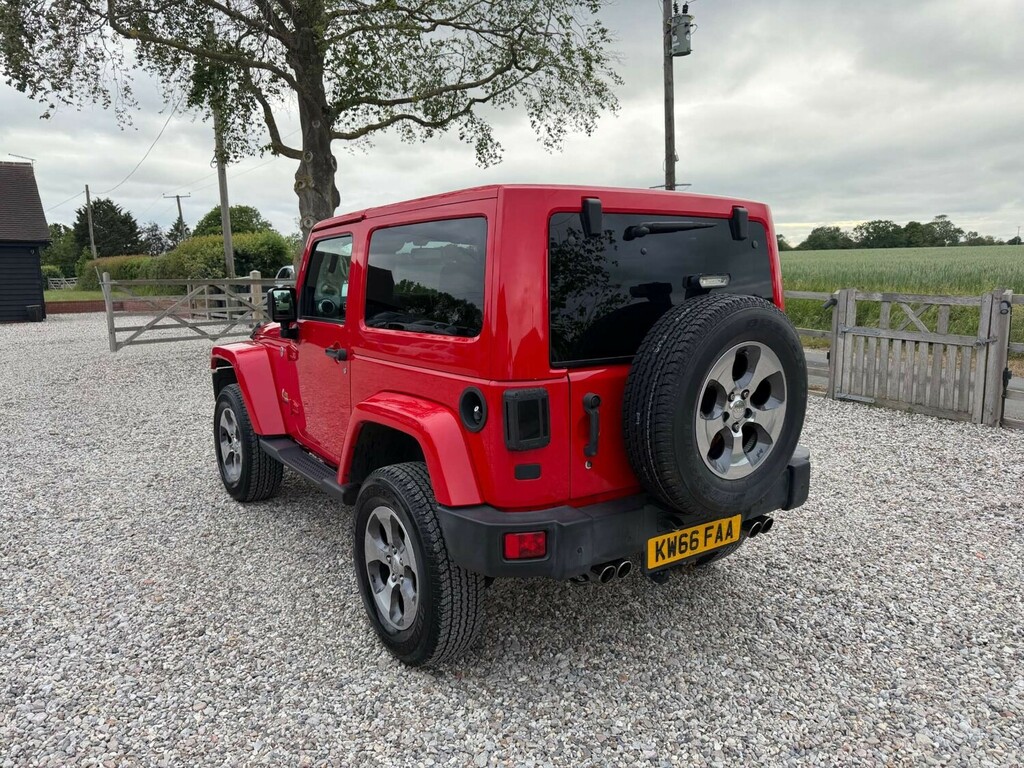 Jeep Wrangler 2.8 Crd Overland Convertible Red #3