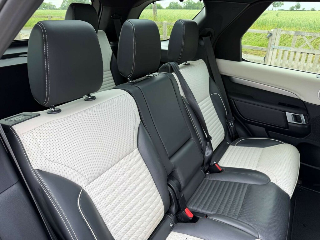 Land Rover Discovery 3 Discovery R-dynamic Hse D Mhev Black #17