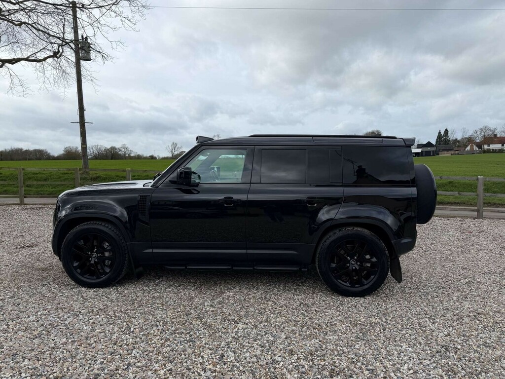 Land Rover Defender 3.0 Defender Hard Top Hse D Mhev 4Wd N Black #4