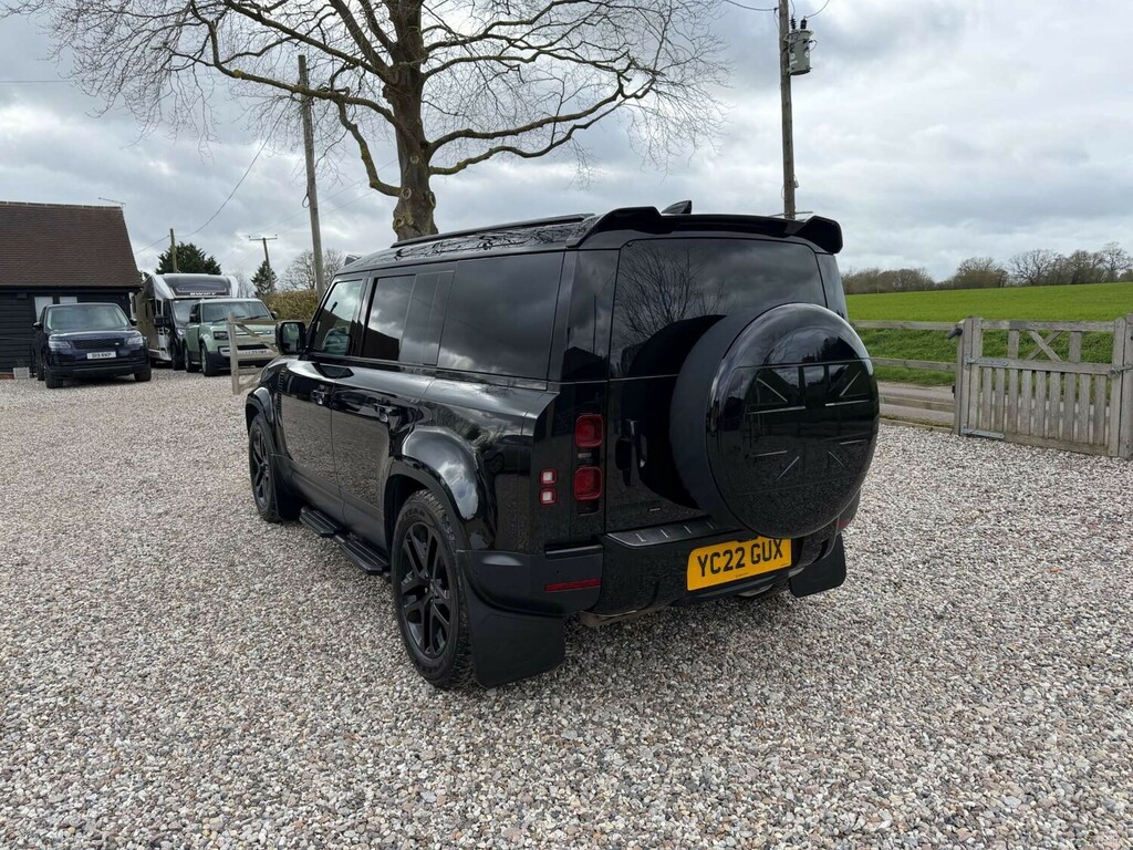 Land Rover Defender 3.0 Defender Hard Top Hse D Mhev 4Wd N Black #2