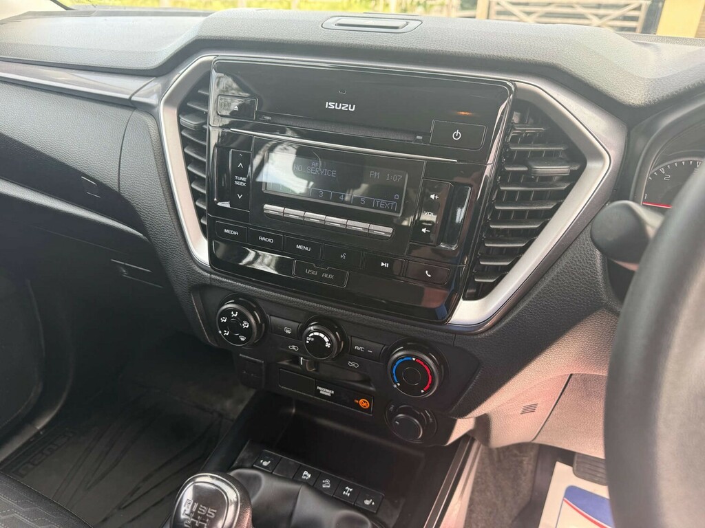 Isuzu D-Max 1.9 Td Utility Diff Lock Pickup Silver #21