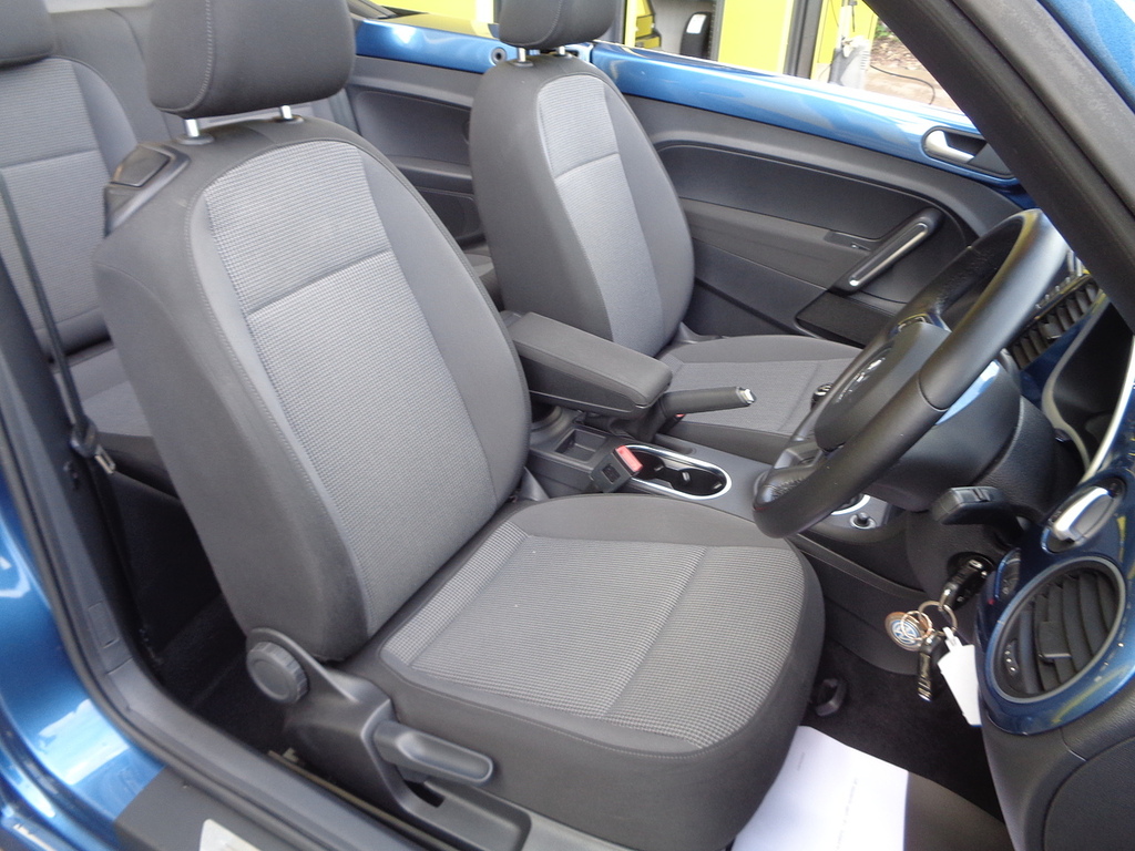 Volkswagen Beetle Beetle Tsi Bluemotion Tec - 2016 16 Grey #18