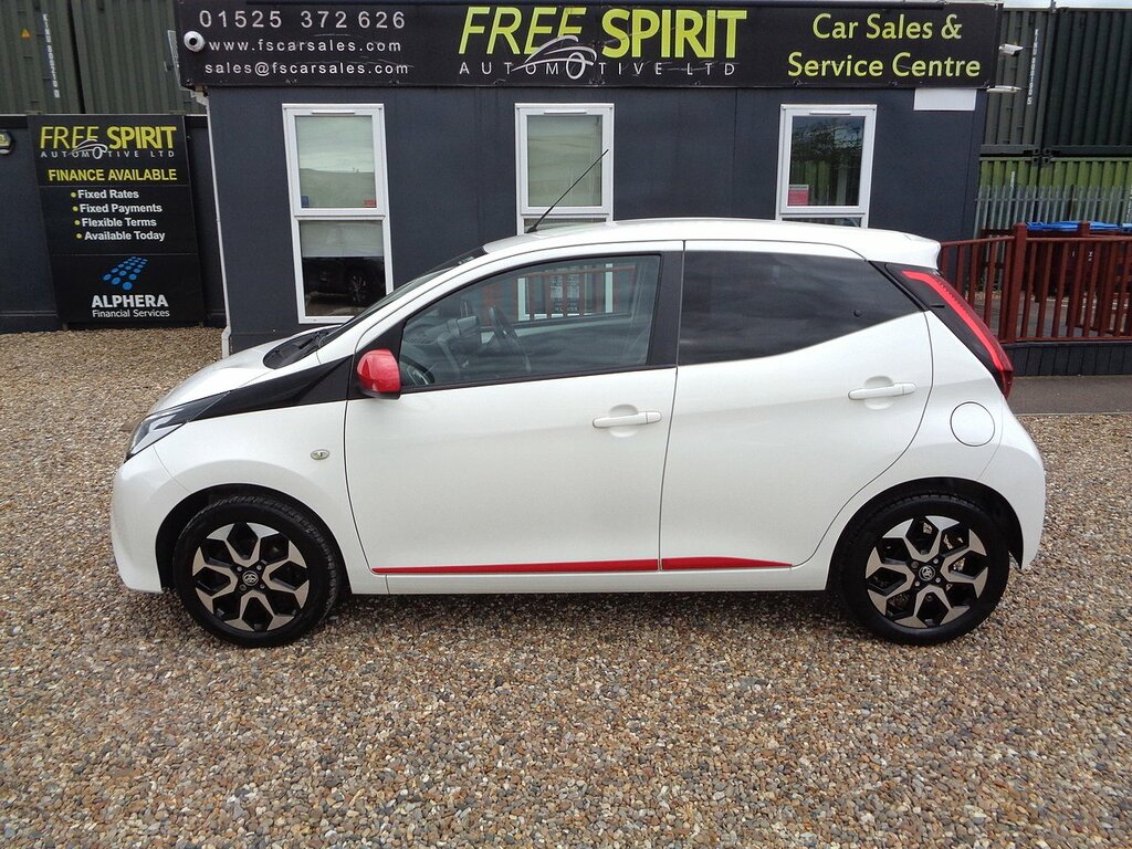 Toyota Aygo Vvt-i X-trend White #6