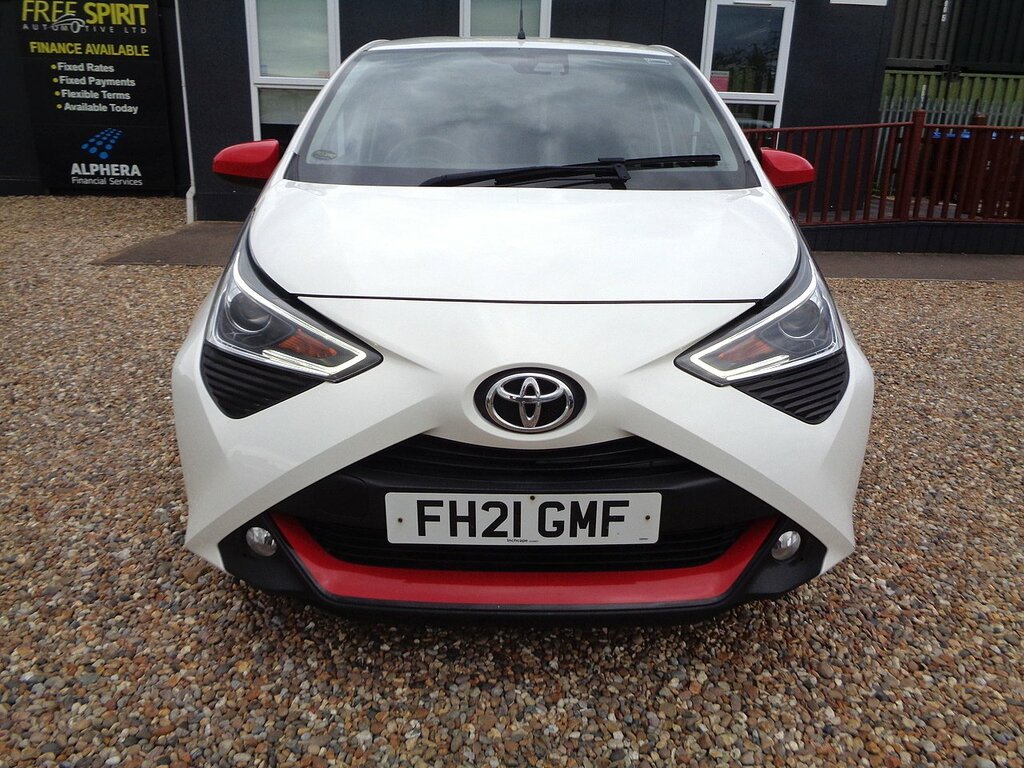 Toyota Aygo Vvt-i X-trend White #2