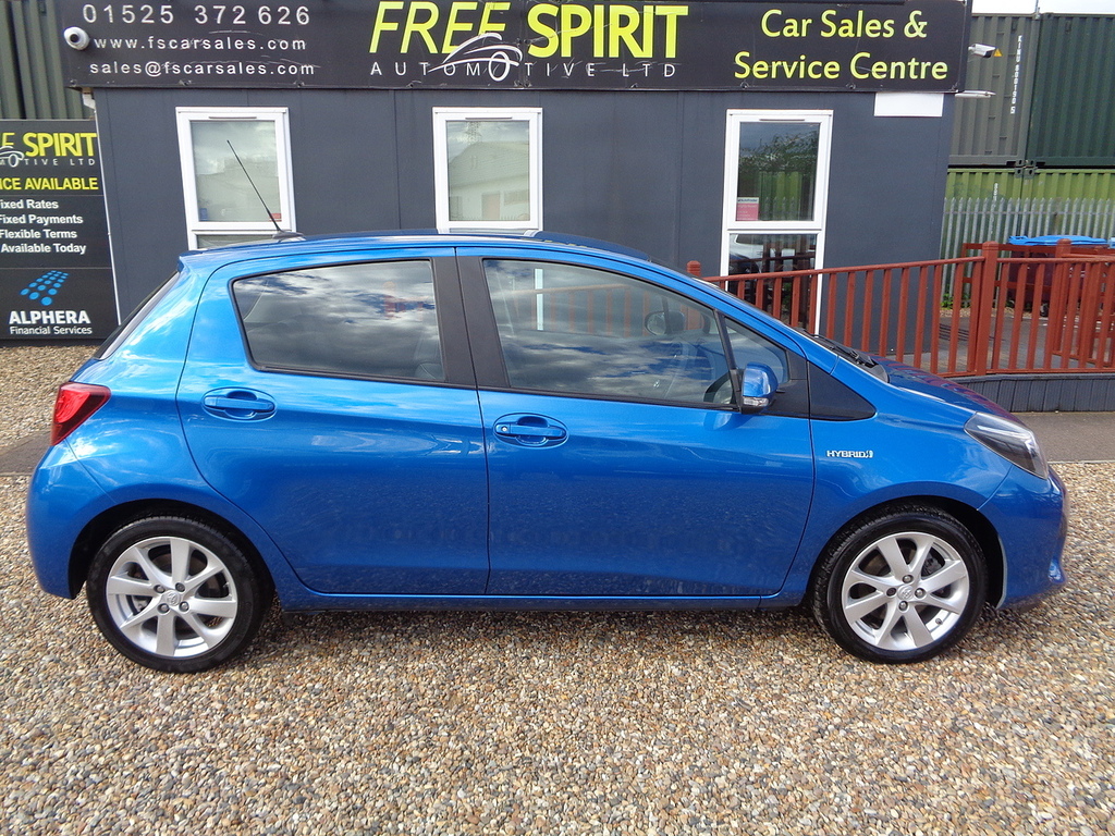 Toyota Yaris Vvt-h Excel Blue #5