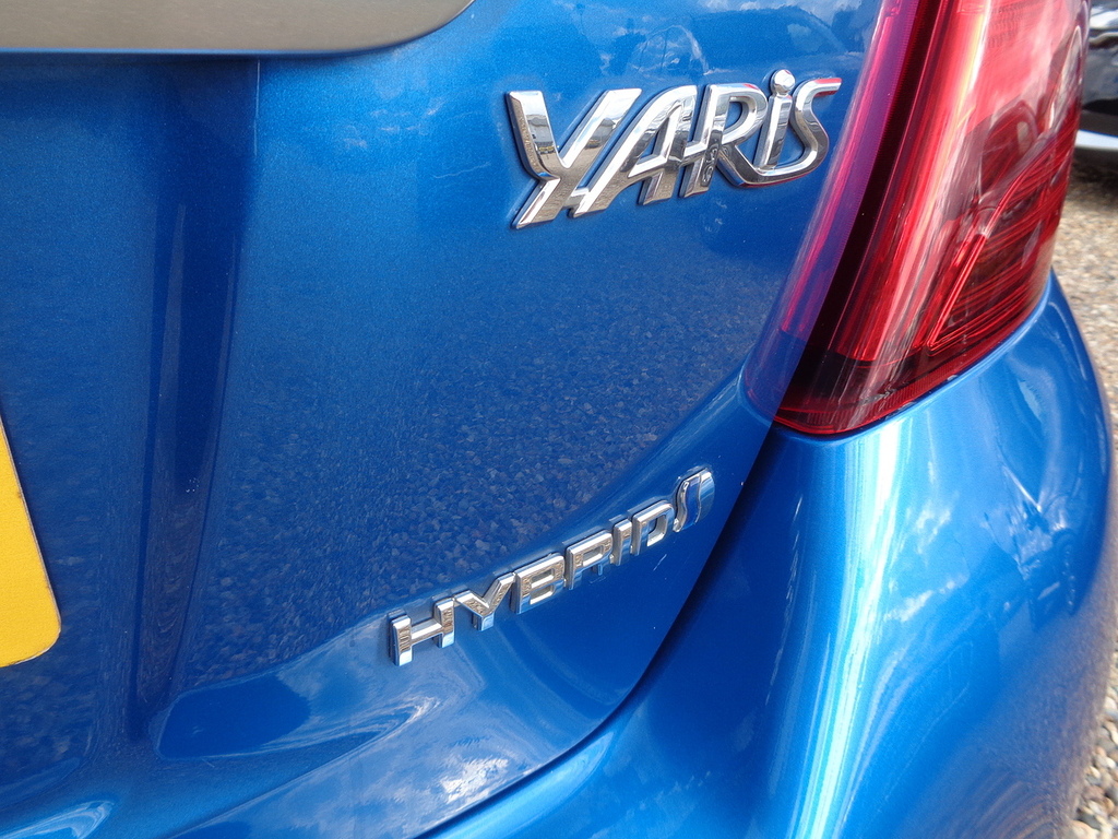 Toyota Yaris Hatchback Red #35