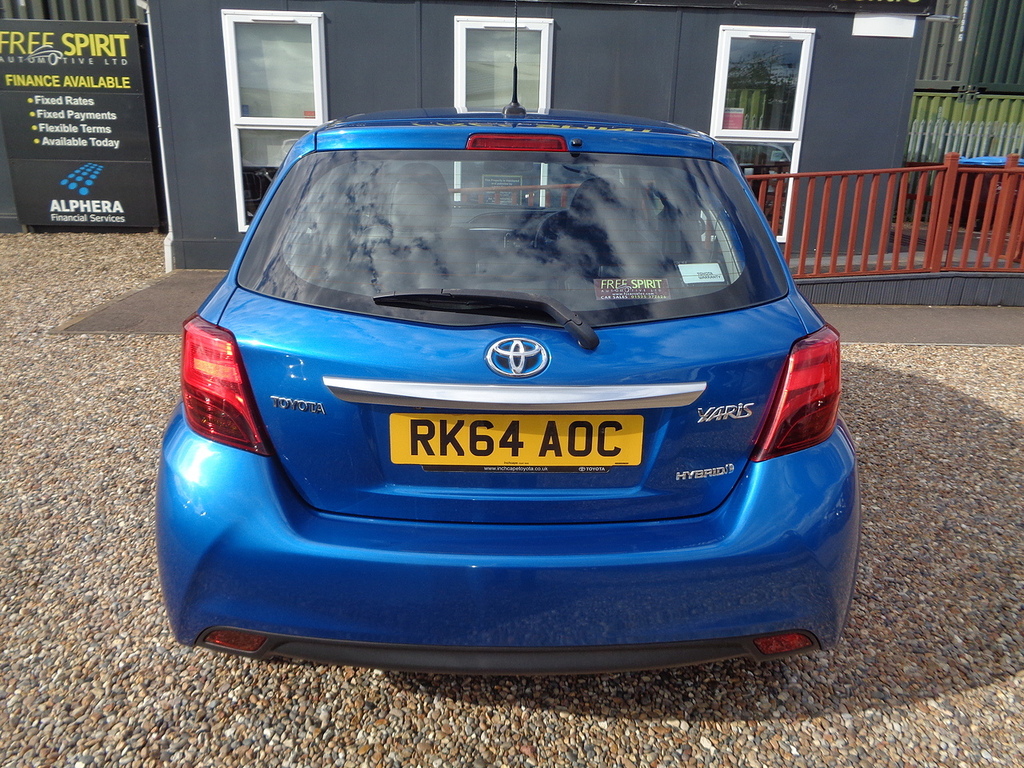 Toyota Yaris Hatchback Red #27