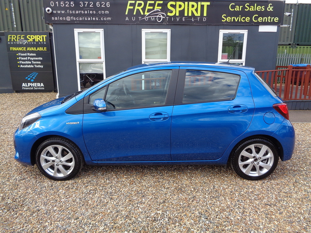 Toyota Yaris Vvt-h Excel Blue #6