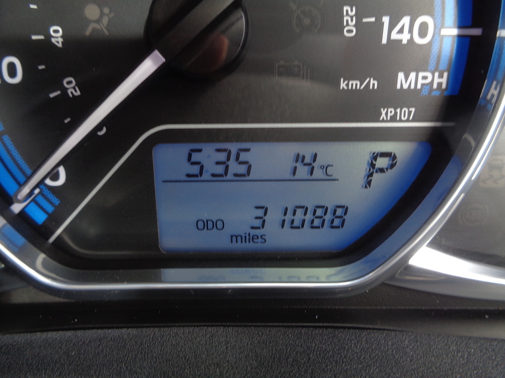 Toyota Yaris Hatchback Red #11