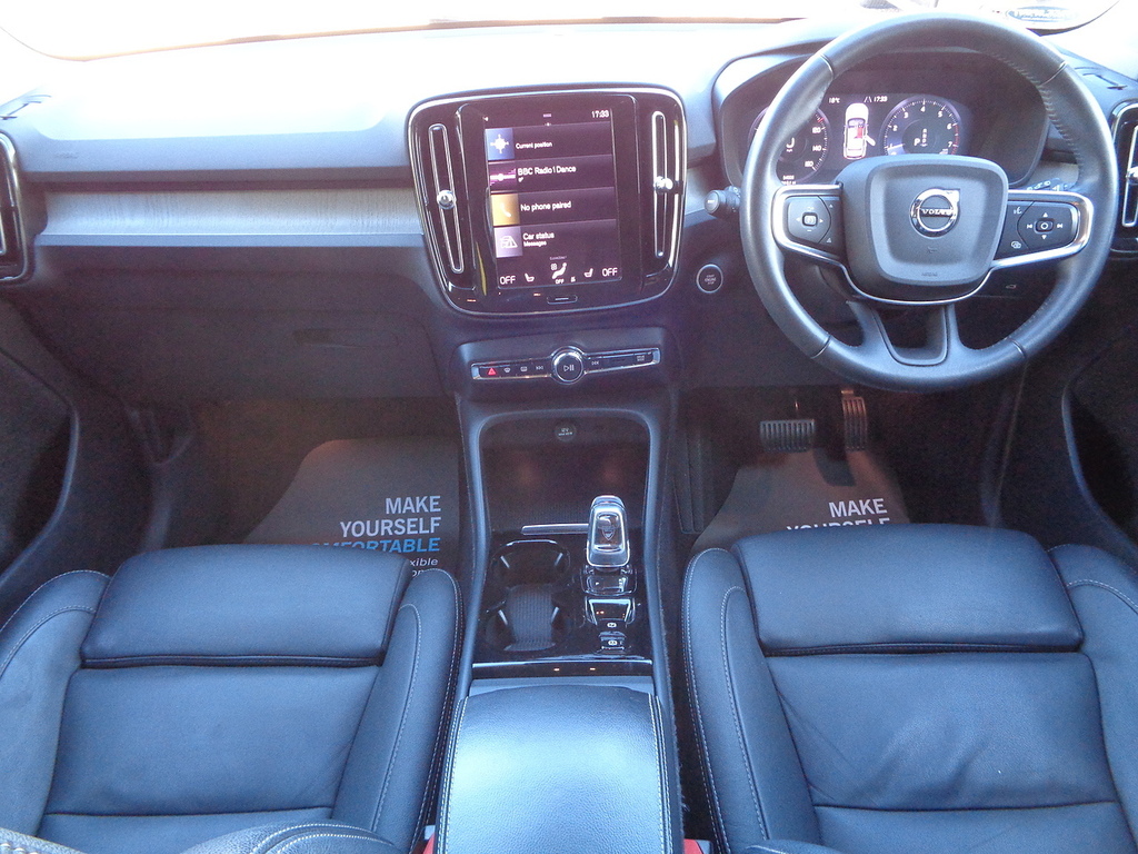 Volvo XC40 T3 Inscription Pro Grey #2