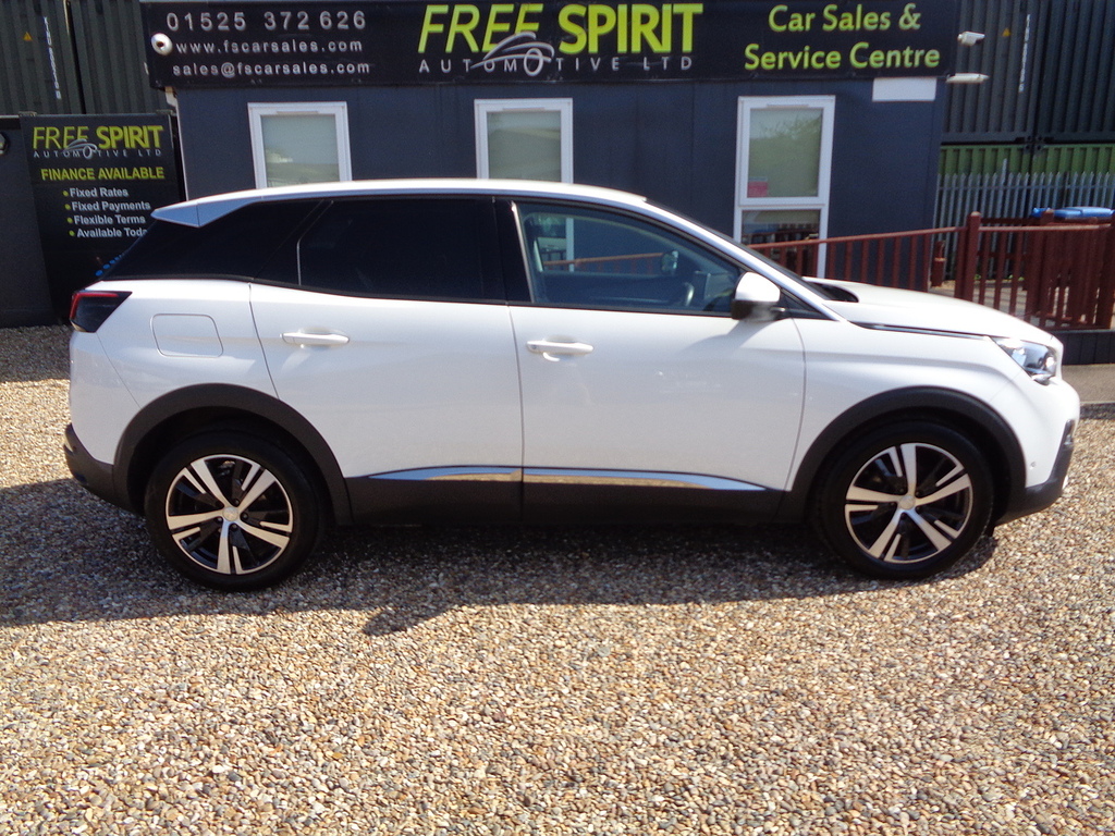 Peugeot 3008 Puretech Allure White #5