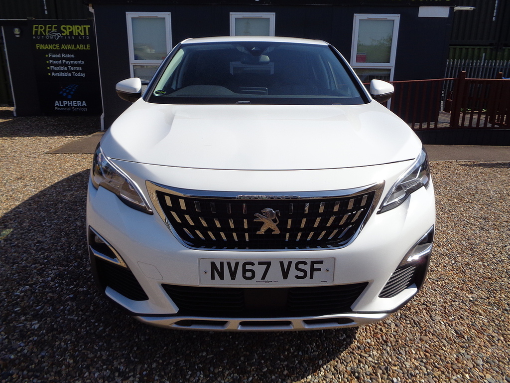Peugeot 3008 Puretech Allure White #2